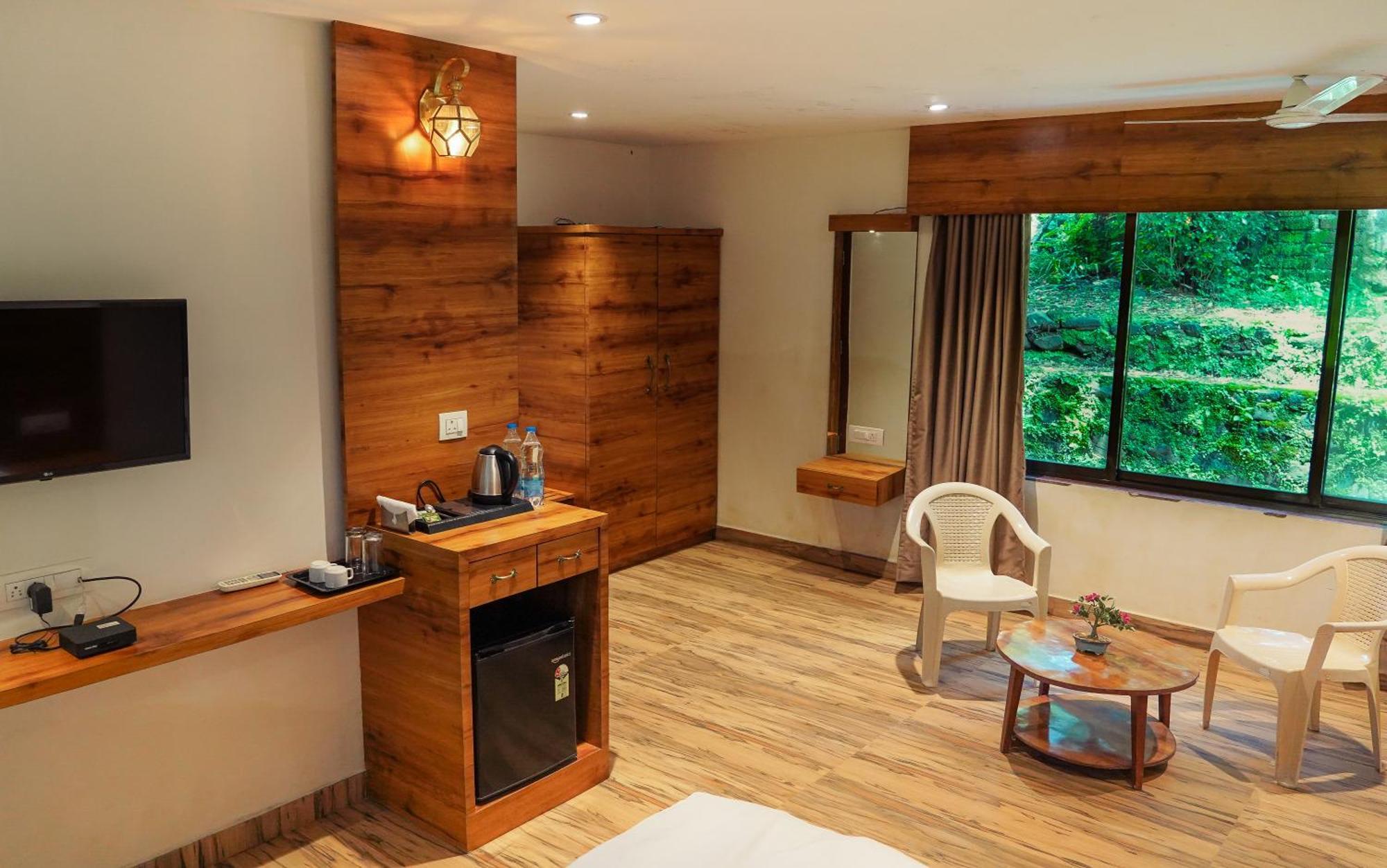 Whispering Peepul Resort バドラプル エクステリア 写真