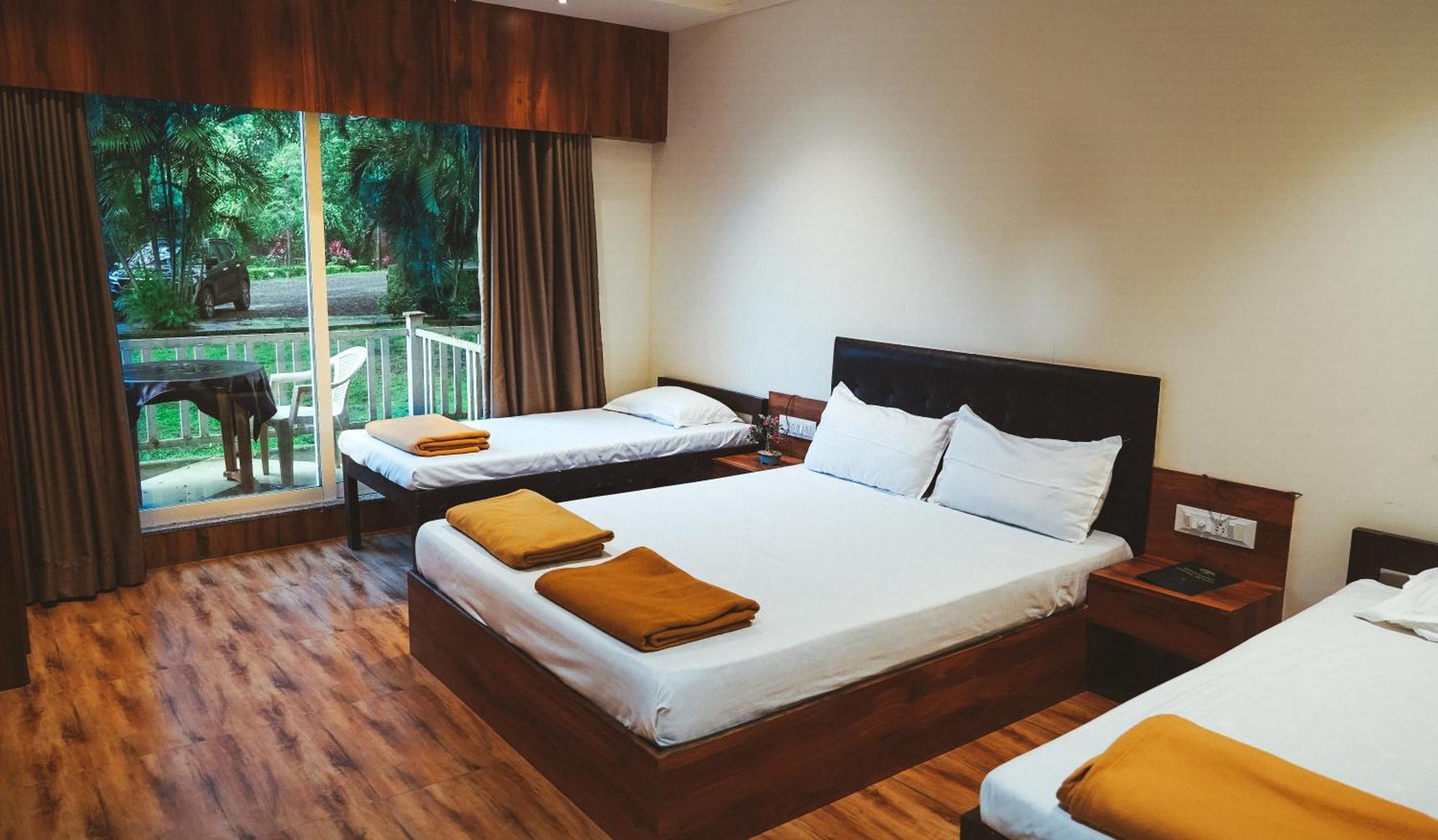 Whispering Peepul Resort バドラプル エクステリア 写真