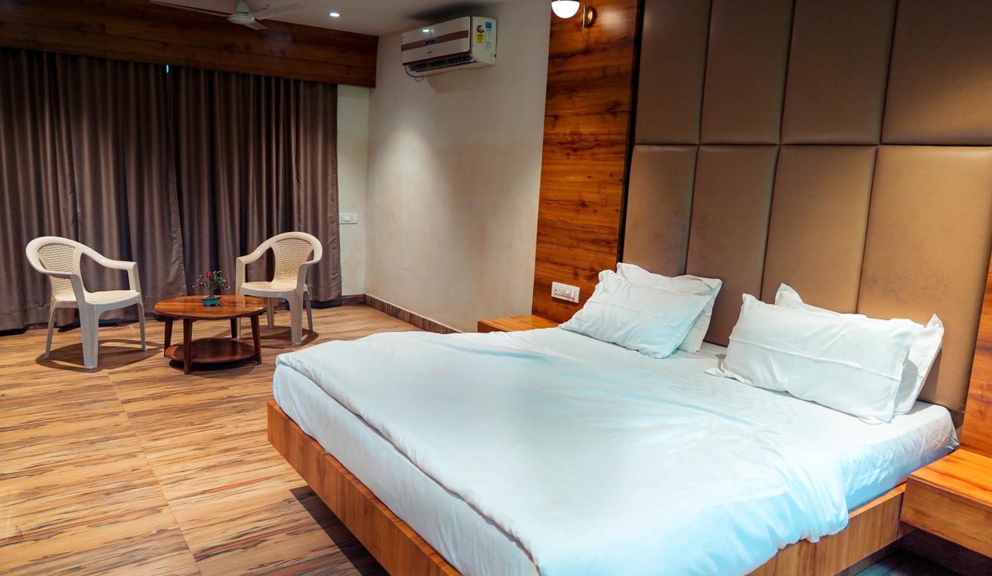 Whispering Peepul Resort バドラプル エクステリア 写真