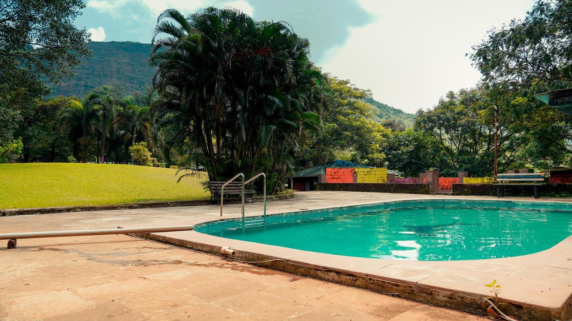 Whispering Peepul Resort バドラプル エクステリア 写真